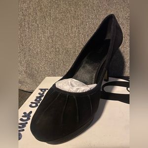 NINE WEST